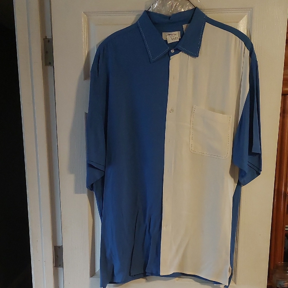 Bobby Chan Men's Blue and White Casual Button Down Shirt